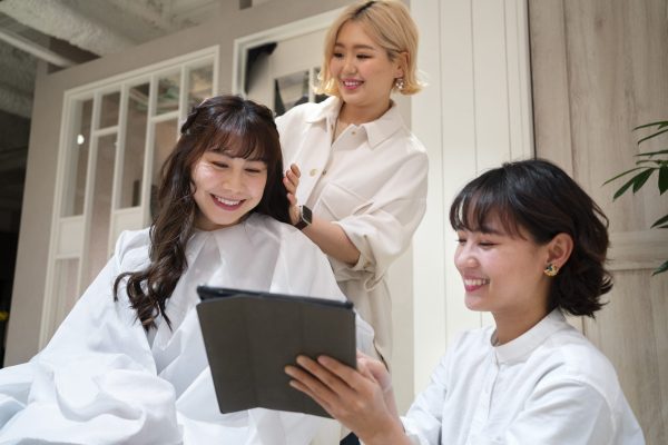 woman-getting-her-hair-done-japanese-hairdressers woman-getting-her-hair-done-japanese-hairdressers